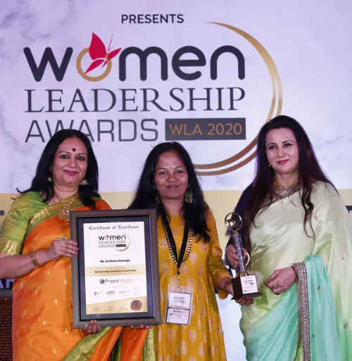 Archana Kanungo receiving award