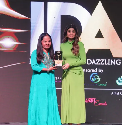 Archana Kanungo receiving award